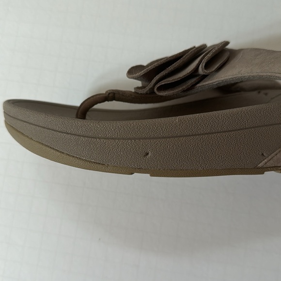 Fit Flops Florrie Putty Leather Toe Post - Picture 9 of 13